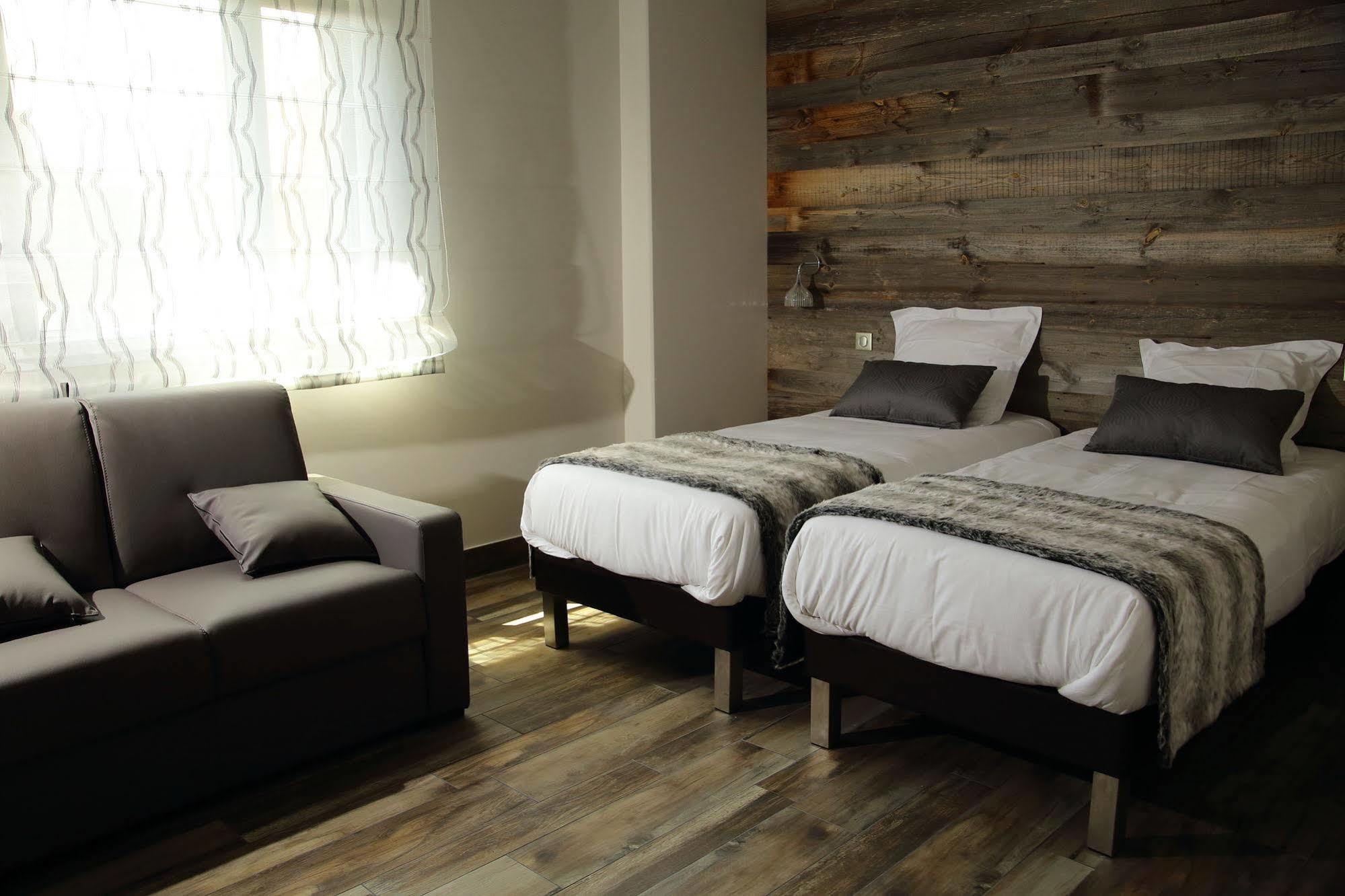 Hotel Le Paradis Des Loups Giromagny Екстериор снимка