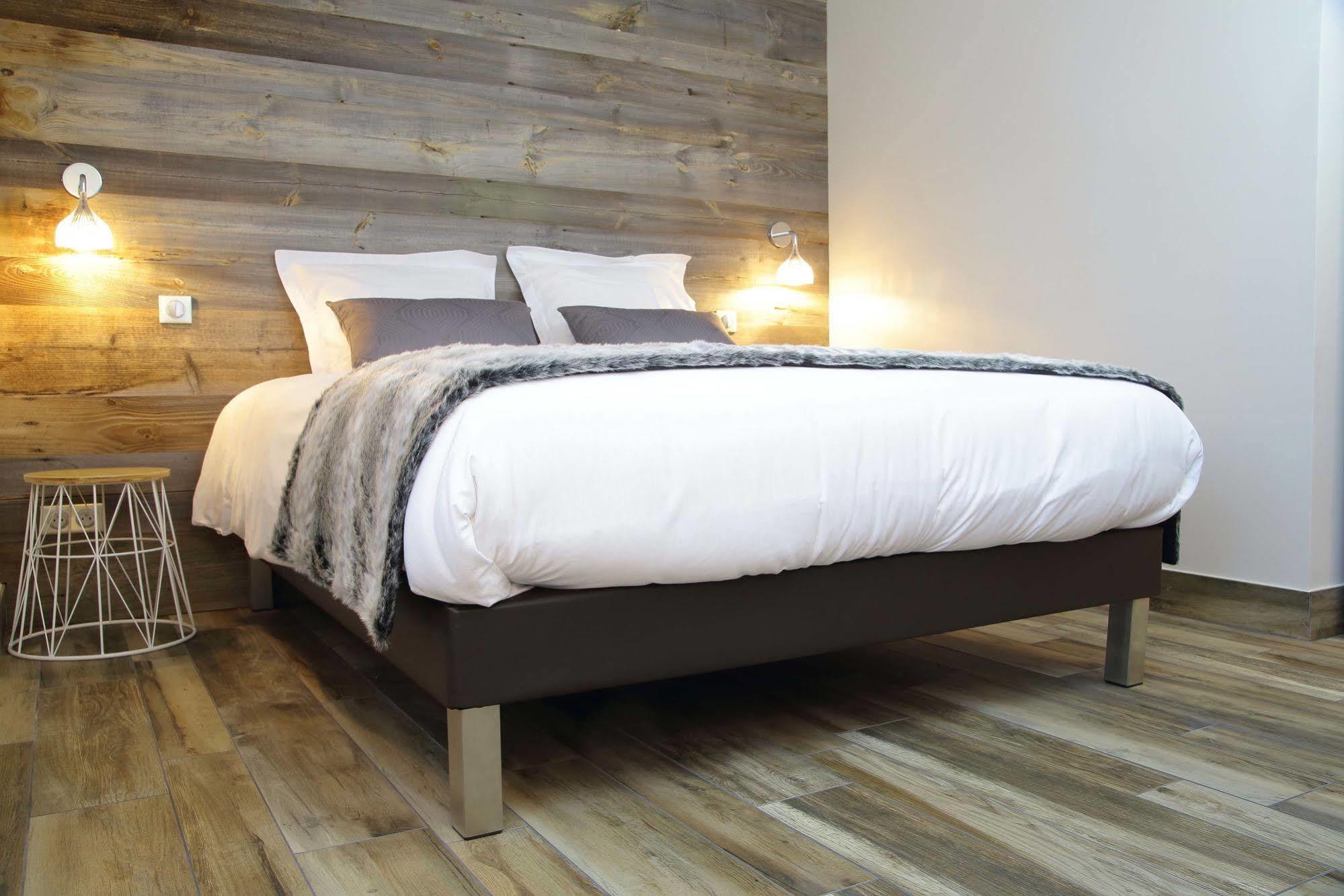 Hotel Le Paradis Des Loups Giromagny Екстериор снимка