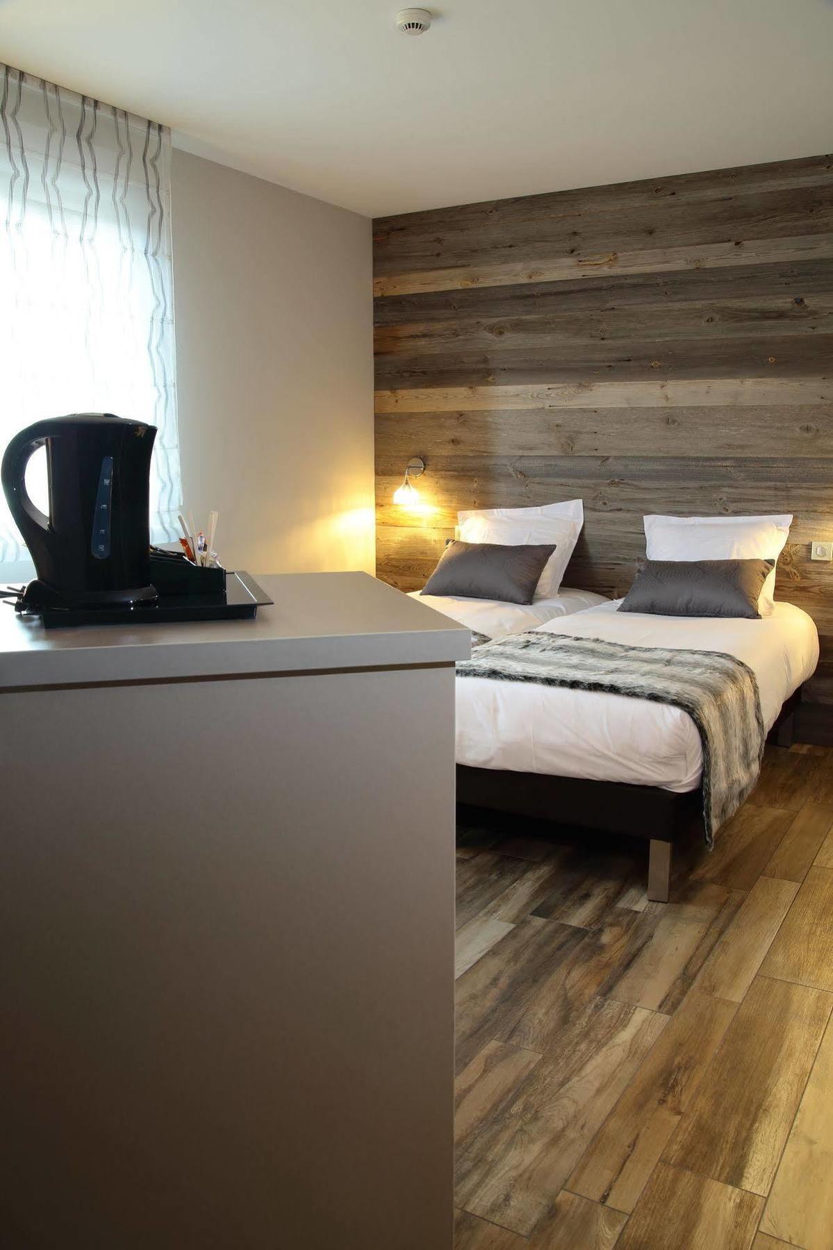Hotel Le Paradis Des Loups Giromagny Екстериор снимка